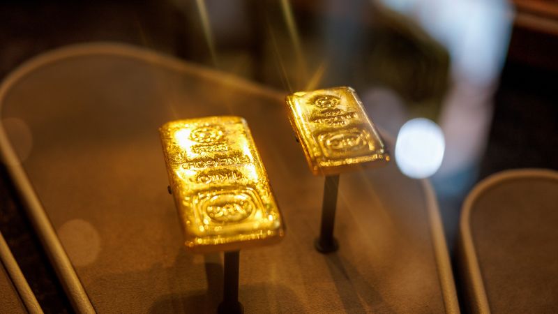 美联储按兵不动后，金价跌至逾一个月低位